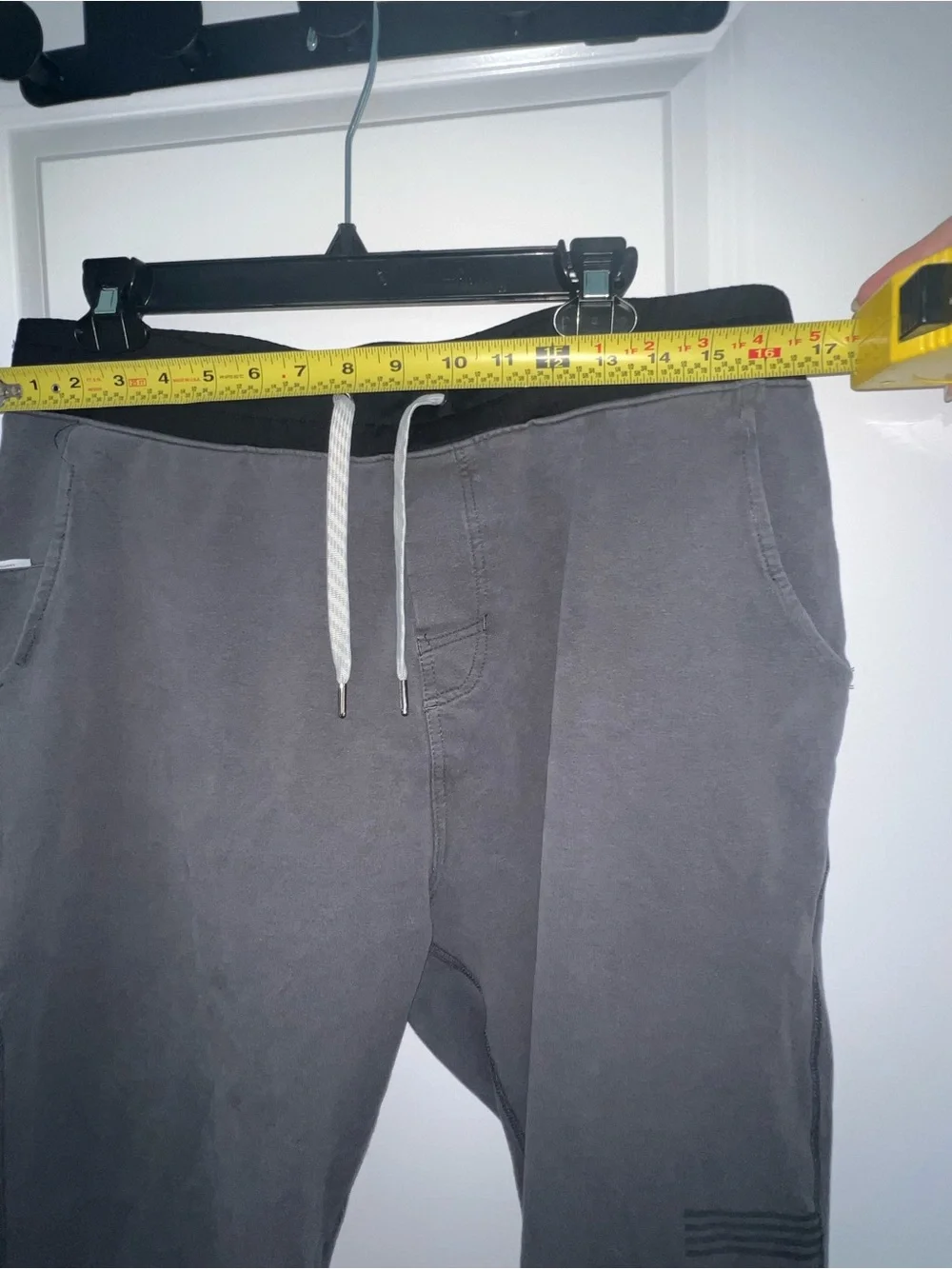 Vuori Men’s XXL Gray Jogger Sweatpants Drawstring Athletic Lounge Pants